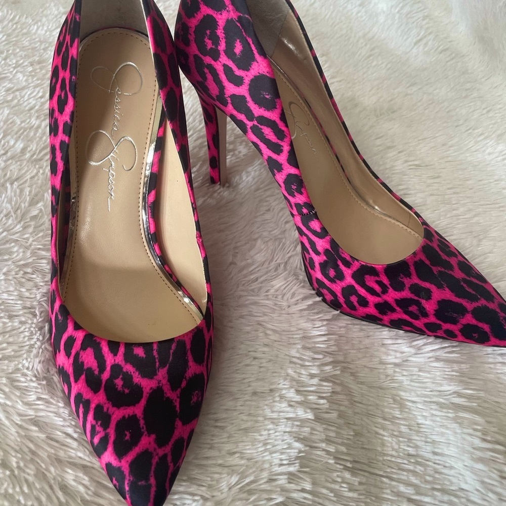 Jessica Simpson hot pink and black cheetah pumps